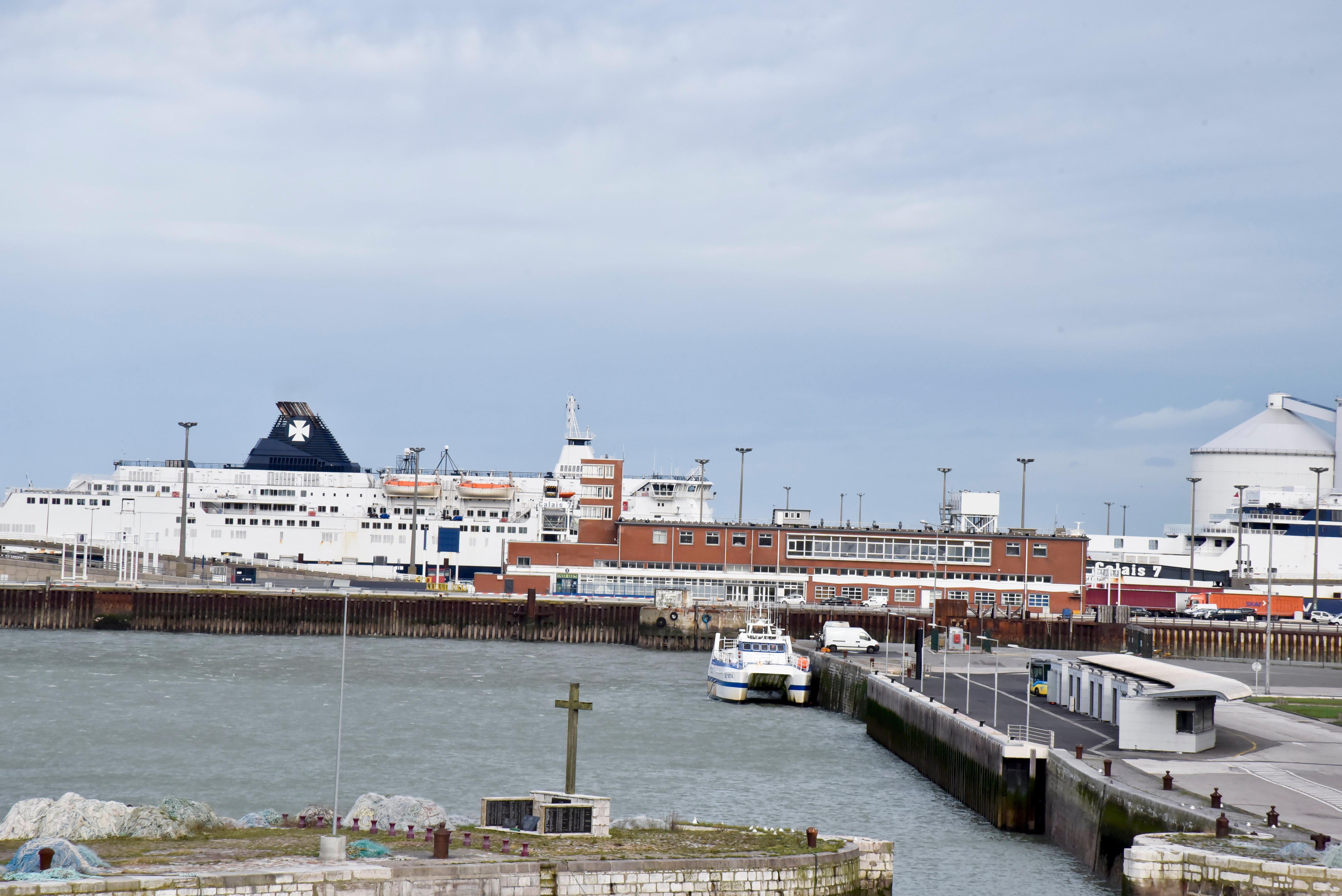 Holiday Inn Calais-Centre By Ihg Exterior photo